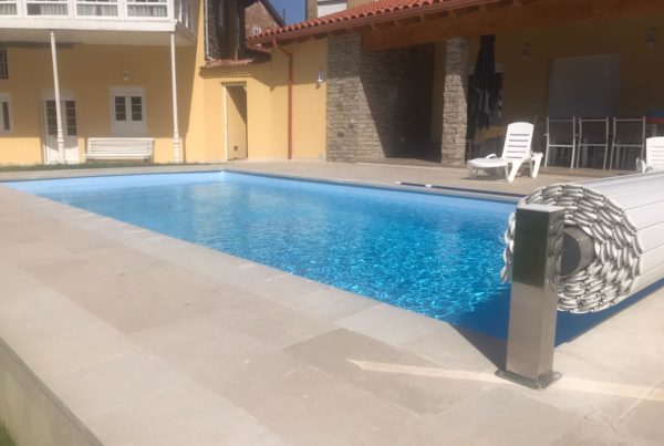 Defelma-piscina-de-fibra-Soto-del-Barco