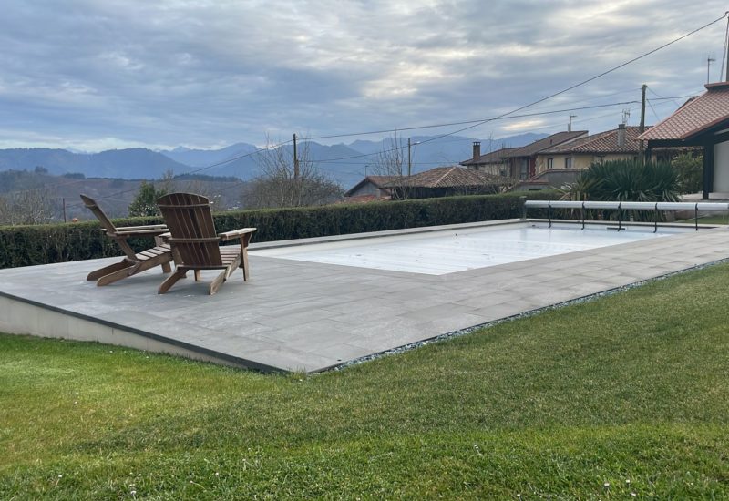 piscina-de-fibra-en-asturias-Defelma-persiana-persiana-cerrada