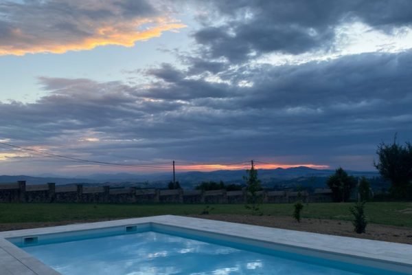 defelma-piscinas-piscina-rehabilitada-detalle-atardecer