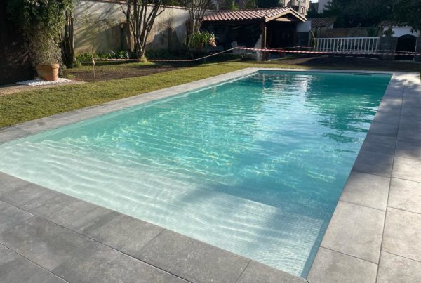 piscina_gunitada_persiana_policarbonato_climatizada_Villaviciosa_4